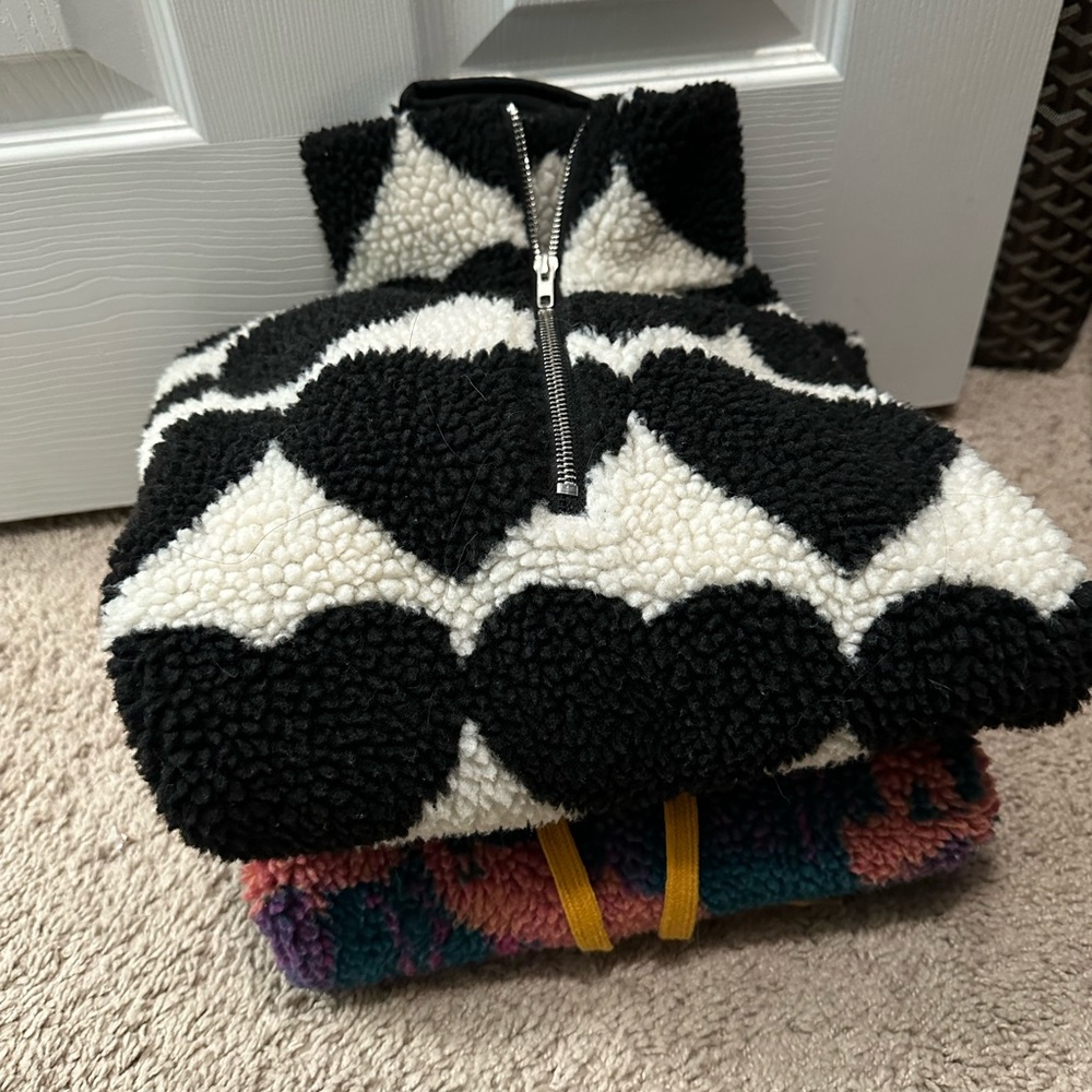 Fleece sweatshirts bundle